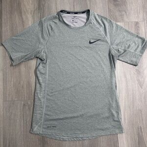 Nike Men's DRI-FIT Light Gray Short Sleeve Tee